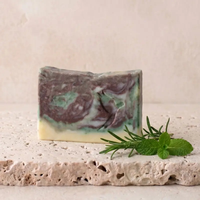 Jabón Artesanal de Romero & Menta: Tónico Revitalizante y Estimulante