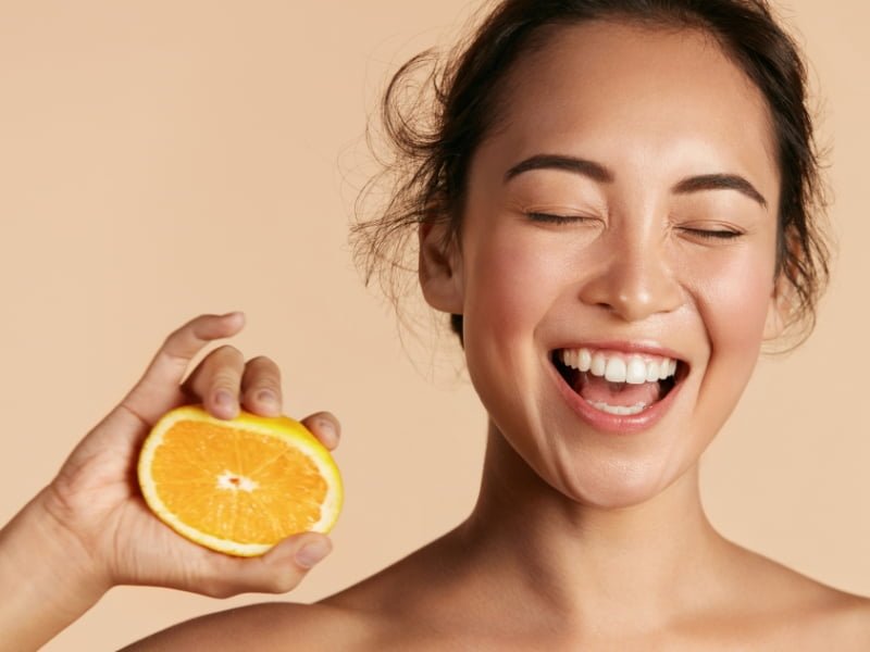 Descubre los Asombrosos Beneficios de la Vitamina C para tu Piel - Ara Jabones