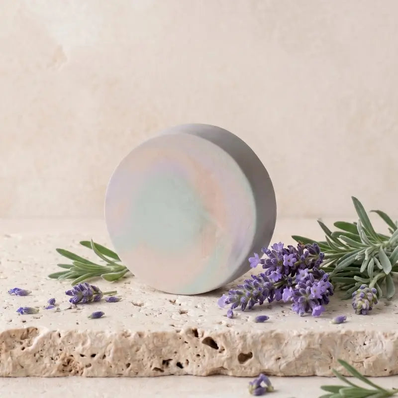 Jabón Artesanal de Lavanda: Calma Total y Regeneración Cutánea