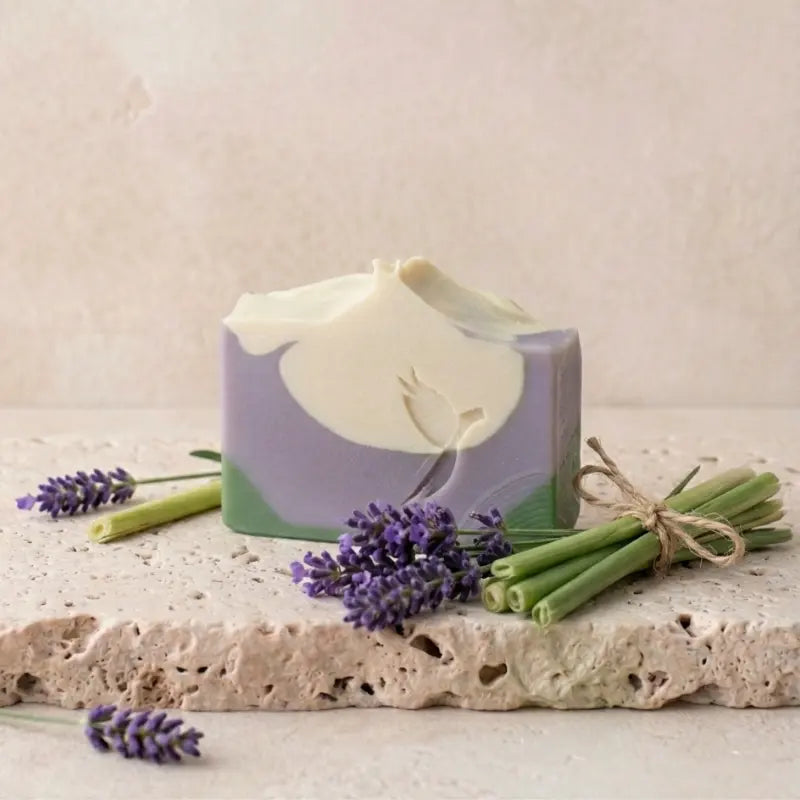 Jabón Artesanal de Lavanda & Zacate de Limón: Equilibrante y Tonificante